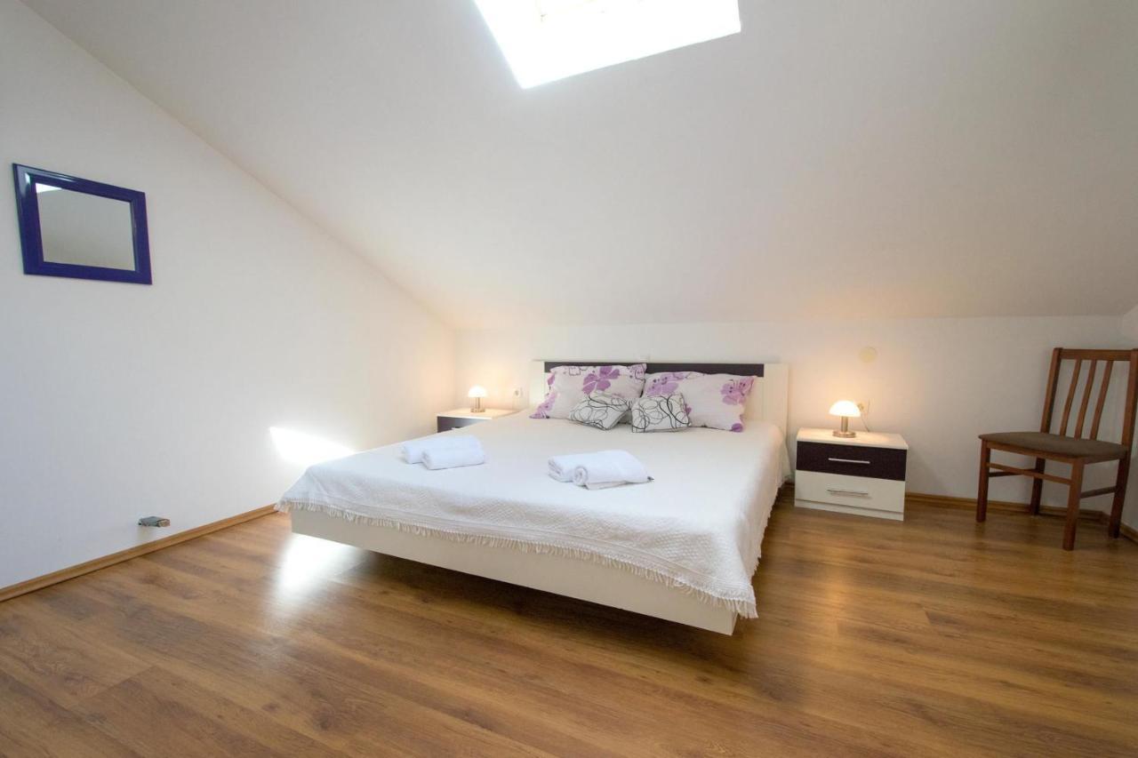 Apartments Mladenka Malinska Zewnętrze zdjęcie