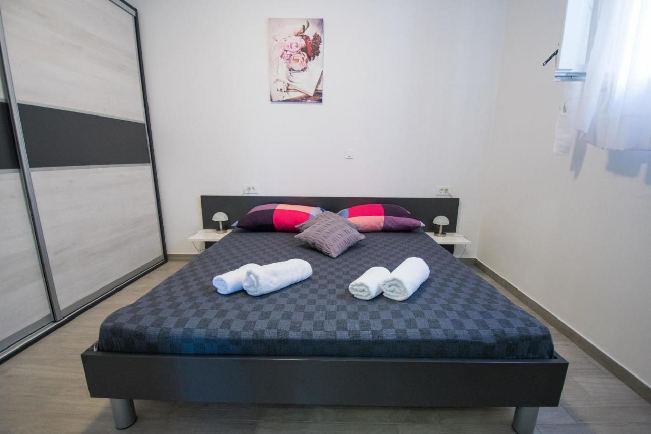 Apartments Mladenka Malinska Zewnętrze zdjęcie