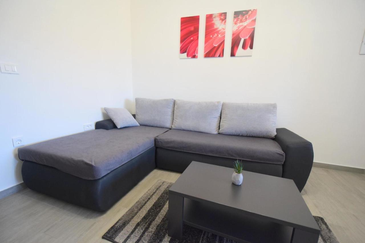Apartments Mladenka Malinska Zewnętrze zdjęcie